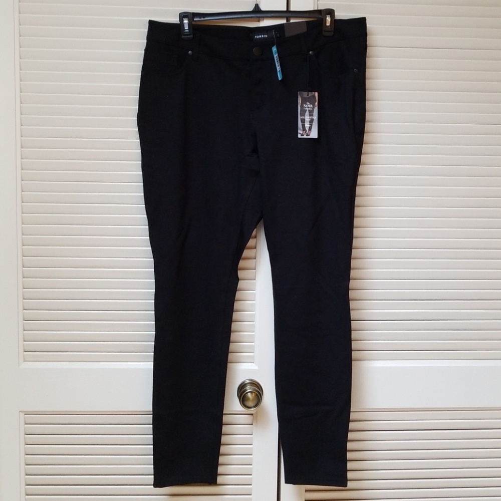 Torrid 20T skinny all nighter pants